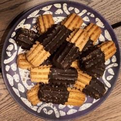 Crumiri covered with chocolate - Organic